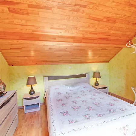 Charming Near Forests, Cleaning Included Apartment *