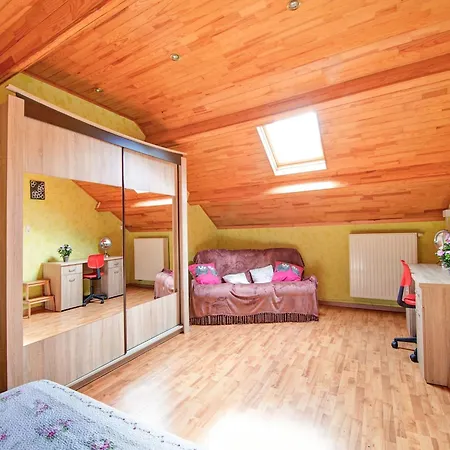 Charming Near Forests, Cleaning Included Apartment Érezée