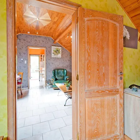 Charming Near Forests, Cleaning Included Apartment Érezée
