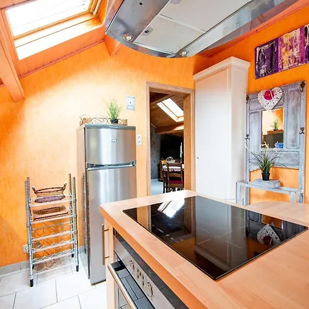 Charming Near Forests, Cleaning Included Apartment *