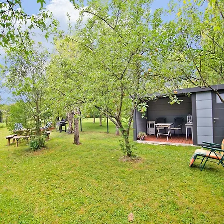 Charming Near Forests, Cleaning Included Apartment Érezée