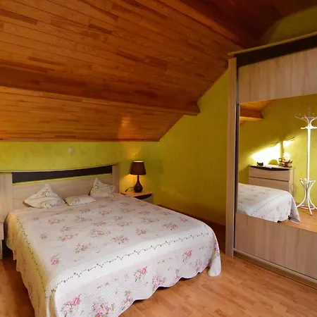 Charming Near Forests, Cleaning Included * Érezée