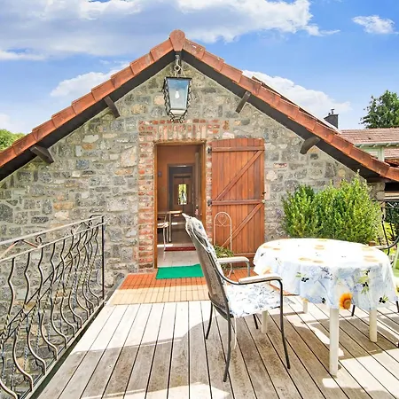 Apartment Charming Near Forests, Cleaning Included *